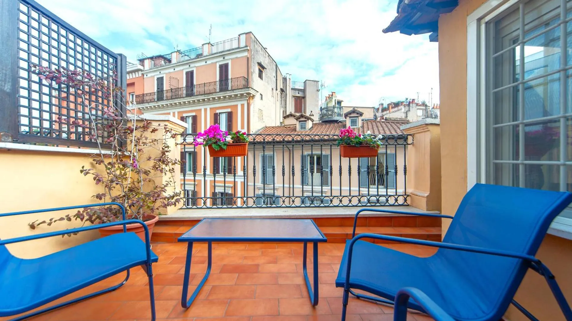 Saint Louis Penthouse, Cozy Little Apartment Next To Pantheon Rzym