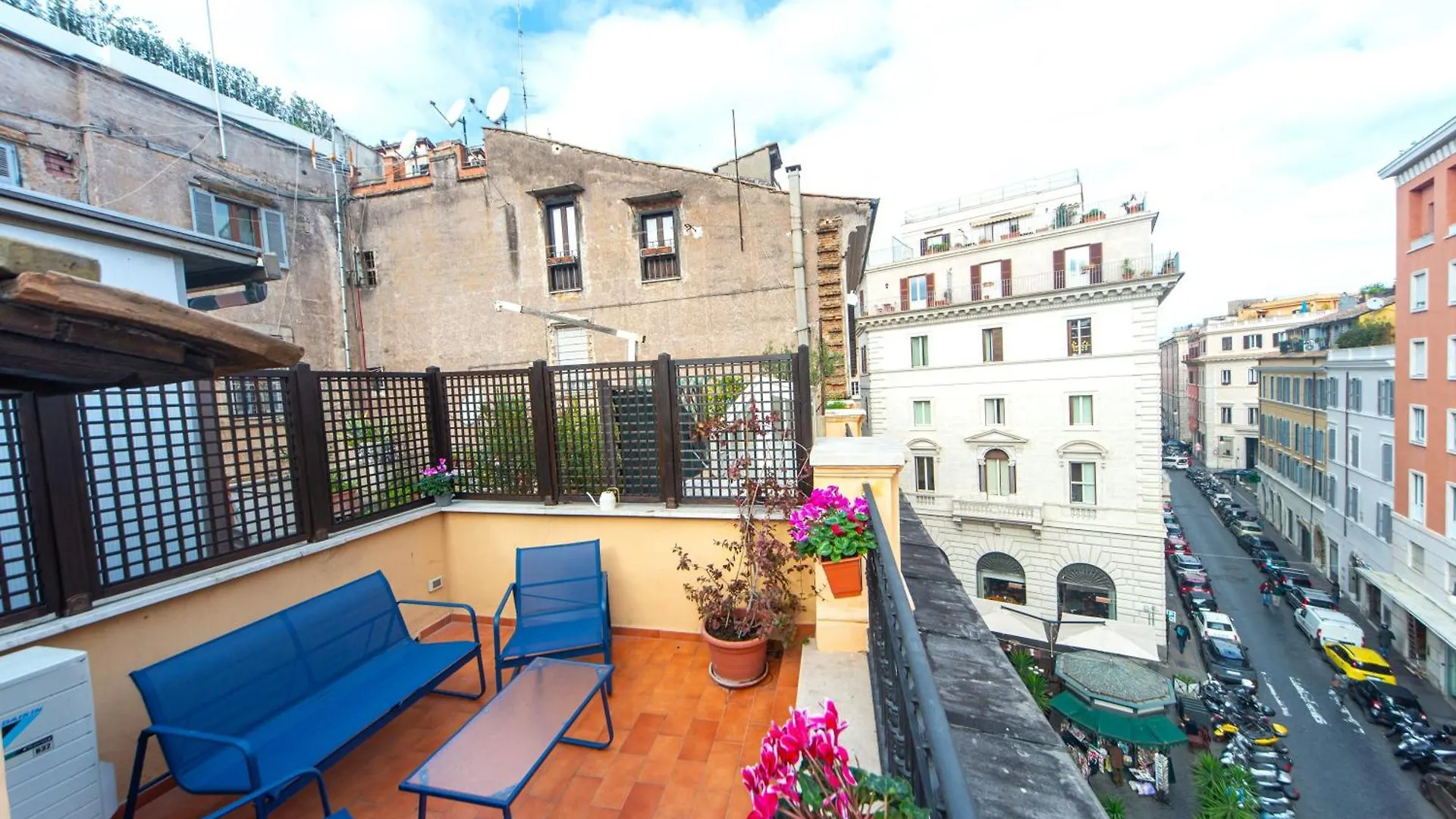 Saint Louis Penthouse, Cozy Little Apartment Next To Pantheon Rome